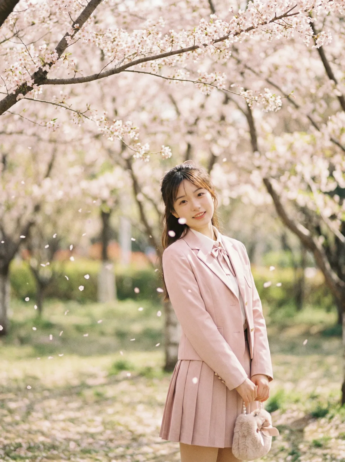 殷世航何婧婧 JK制服穿搭灵感分享